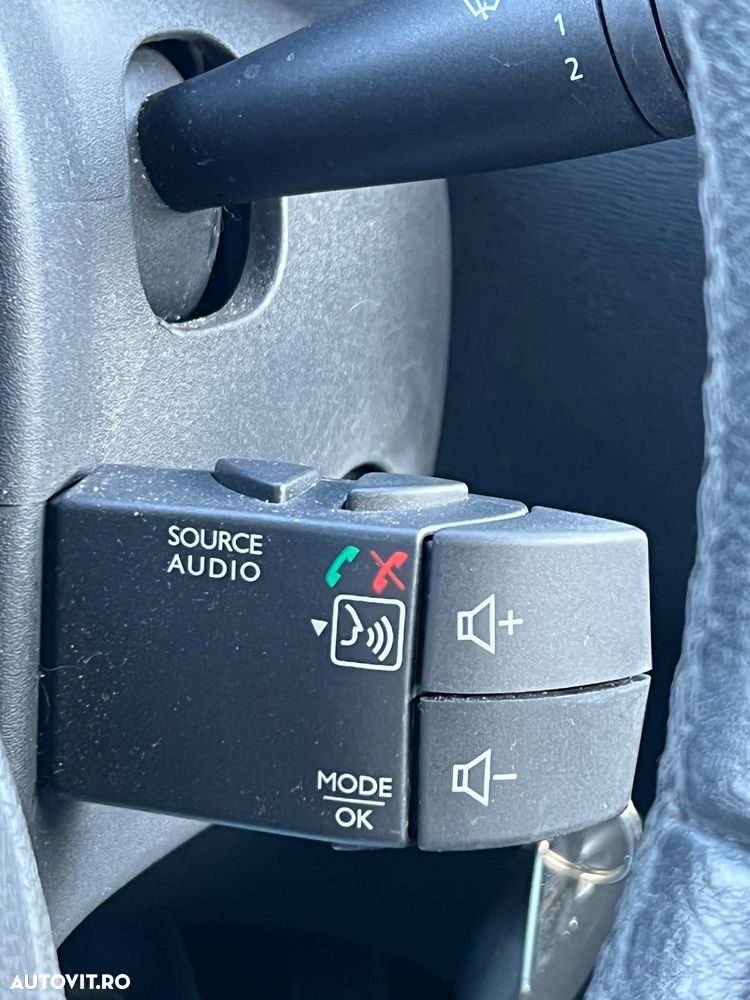 Dacia Lodgy 1.2 TCe 115 CP Stepway - 36