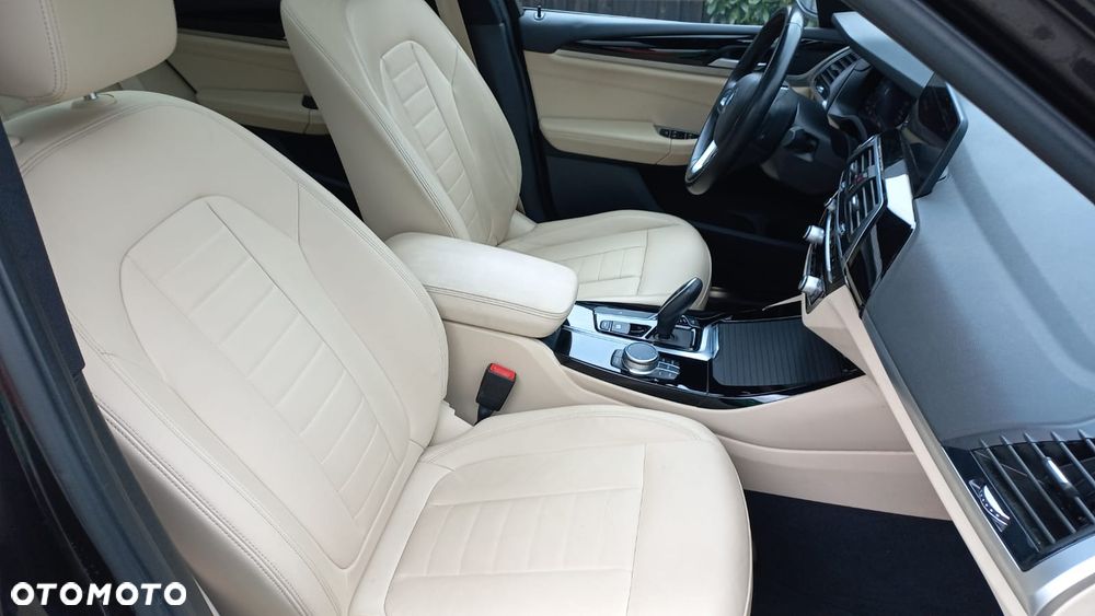 BMW X3 sDrive18d xLine - 11