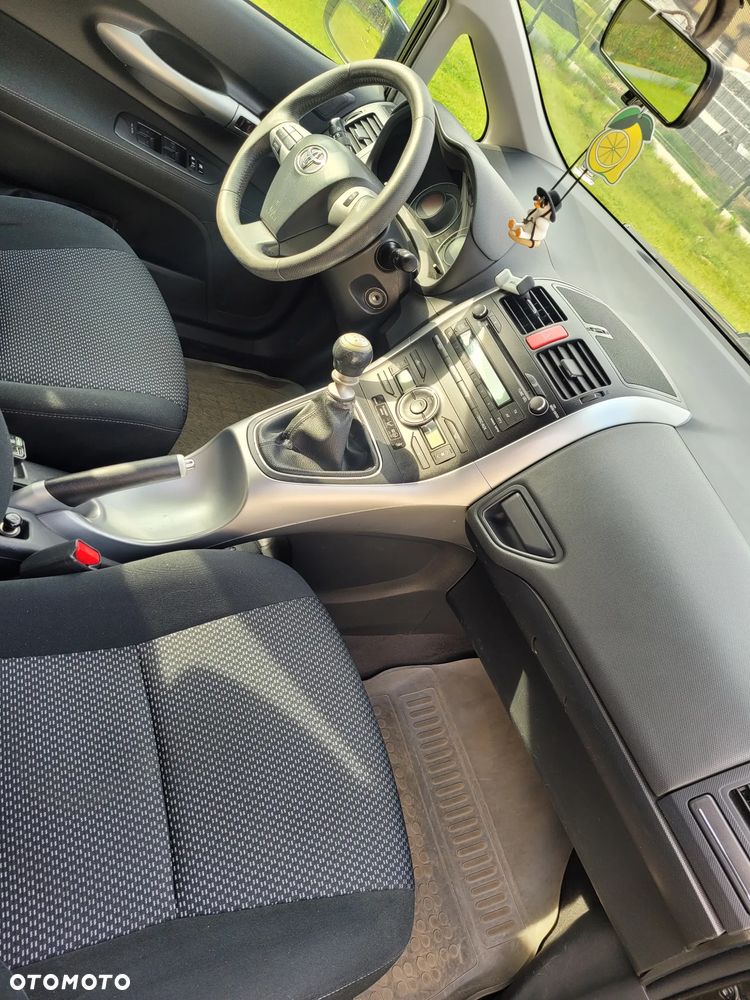 Toyota Auris 1.4 D-4D - 13