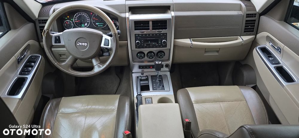 Jeep Cherokee - 17