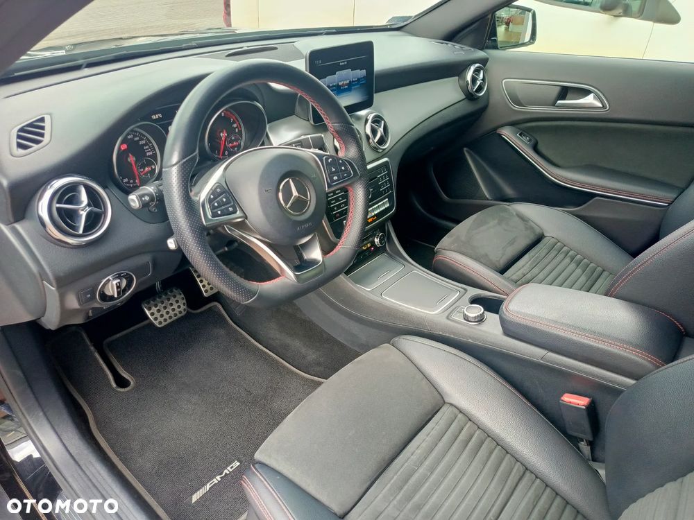 Mercedes-Benz GLA 200 7G-DCT AMG Line - 10