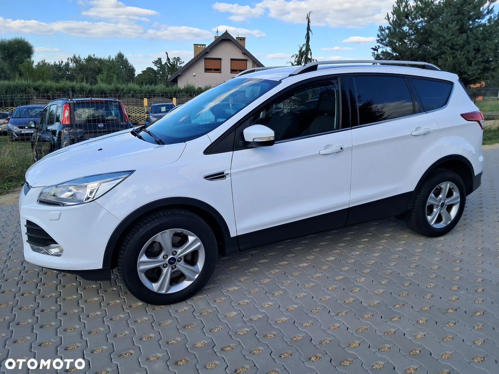 Ford Kuga 2.0 TDCi 2x4 Titanium - 4