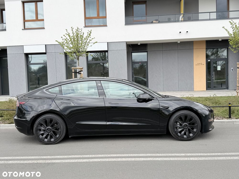 Tesla Model 3 Standard Reichweite Plus Hinterradantrieb - 3