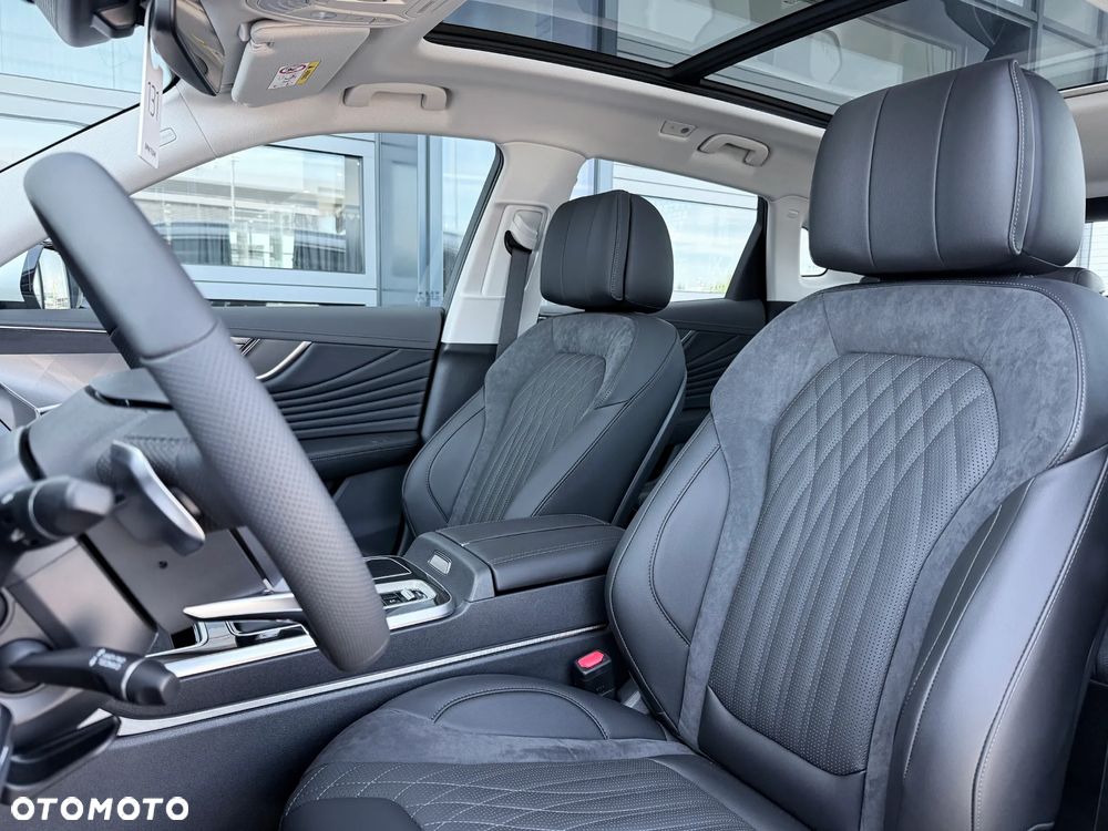 Hongqi HS5 2.0T Executive AWD - 23