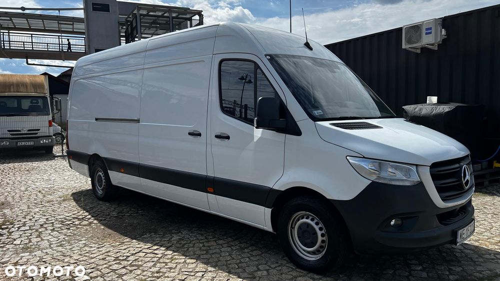 Mercedes-Benz Sprinter 319 - 9
