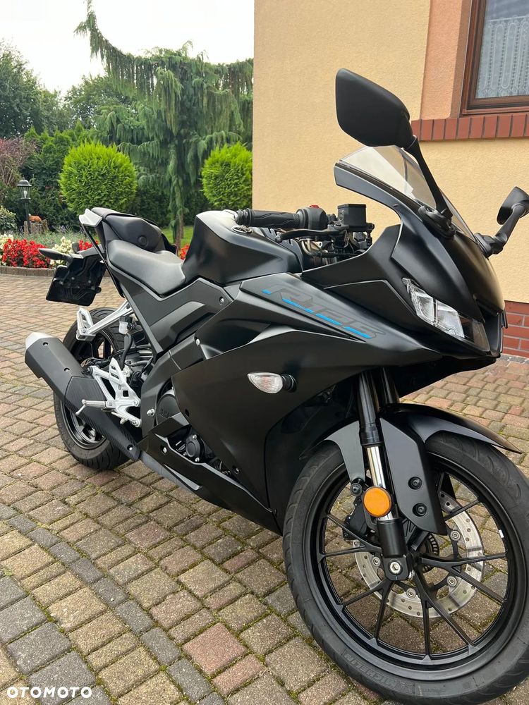 Yamaha YZF - 1