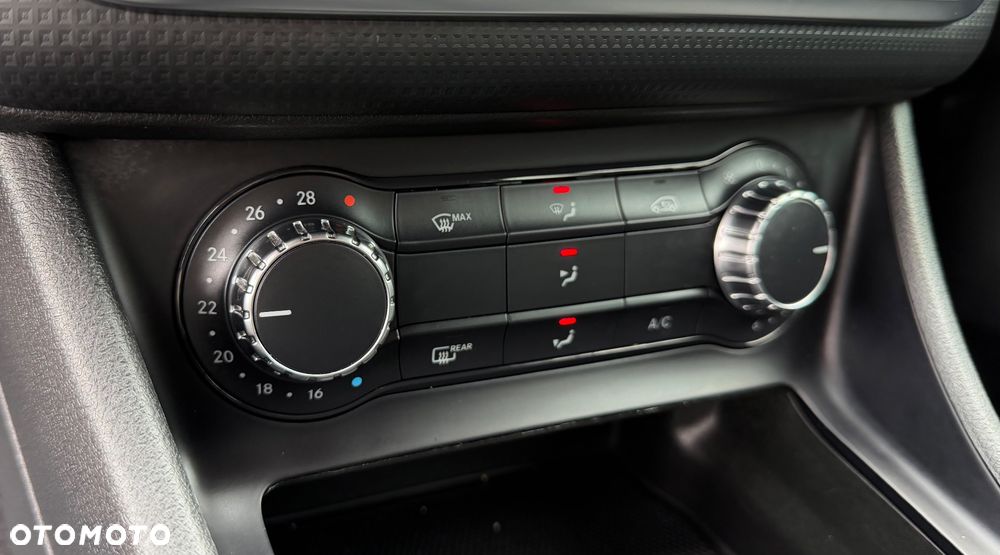 Mercedes-Benz Klasa A 180 d BlueEFFICIENCY Edition - 28
