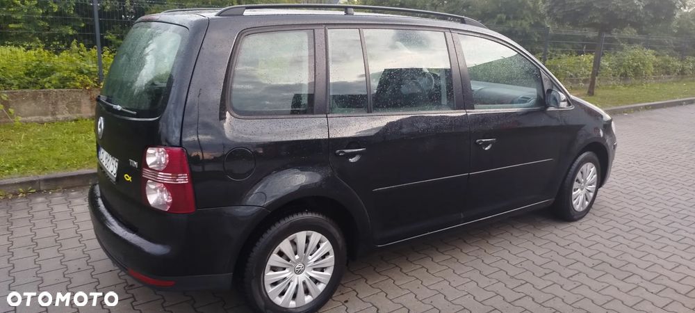 Volkswagen Touran 1.9 TDI Conceptline - 4