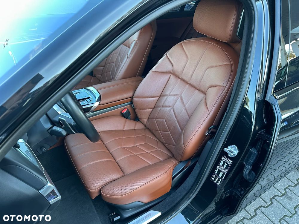 BMW Seria 7 740d xDrive sport - 9