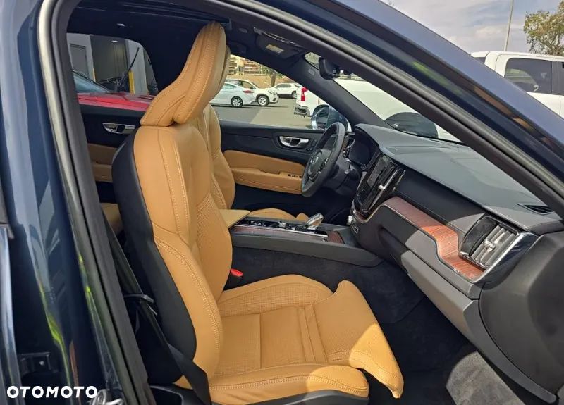 Volvo XC 60 B6 B AWD Ultimate Bright - 10