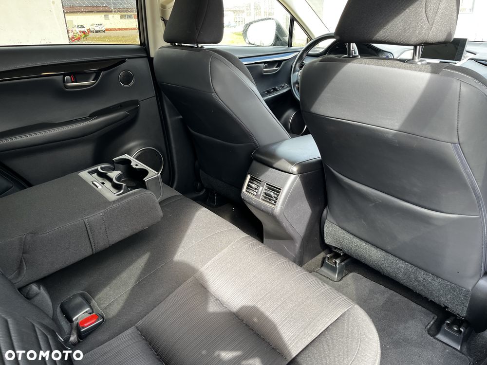 Lexus NX 300h Comfort AWD - 10