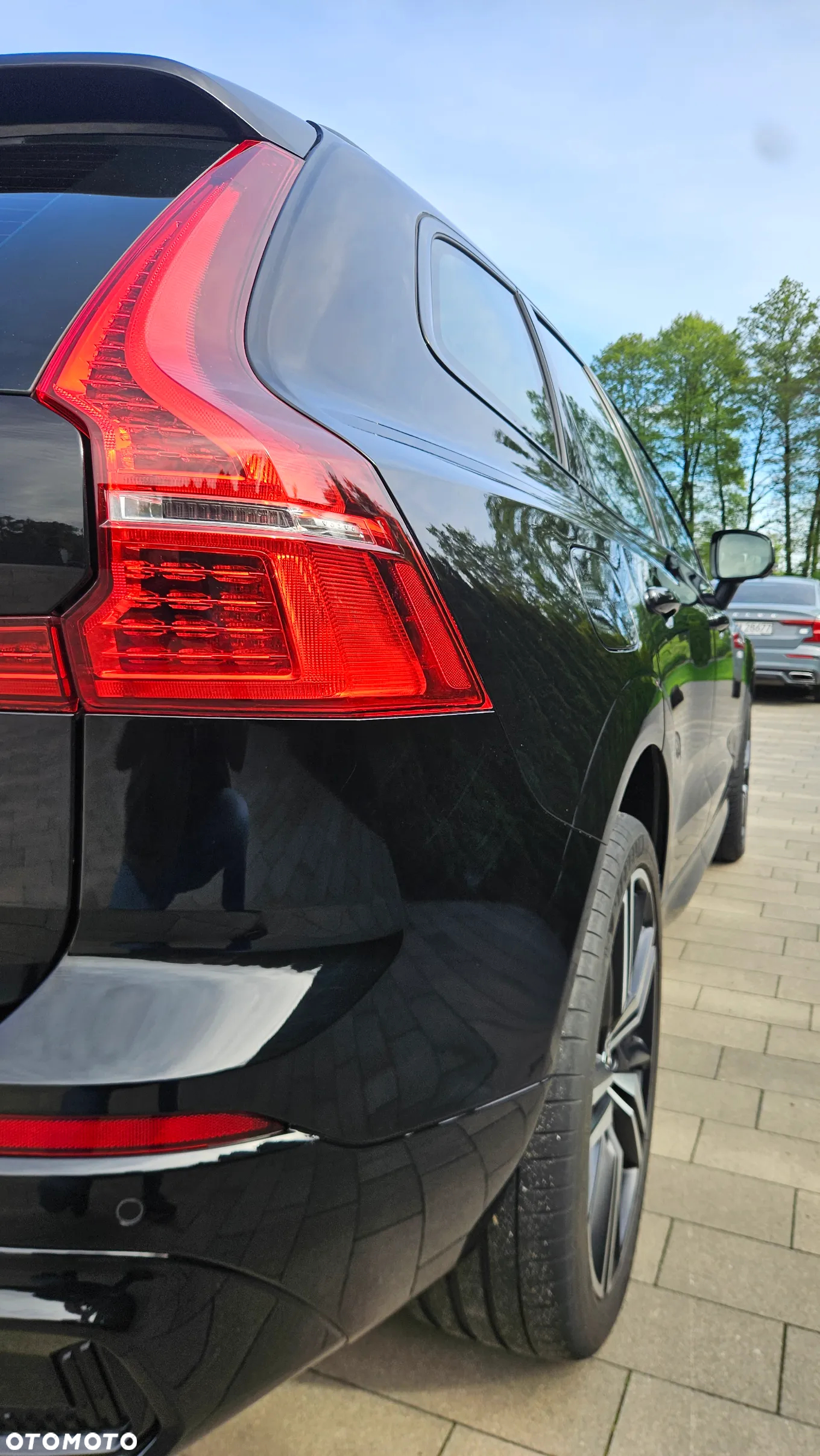 Volvo XC 60 B4 D AWD R-Design - 18