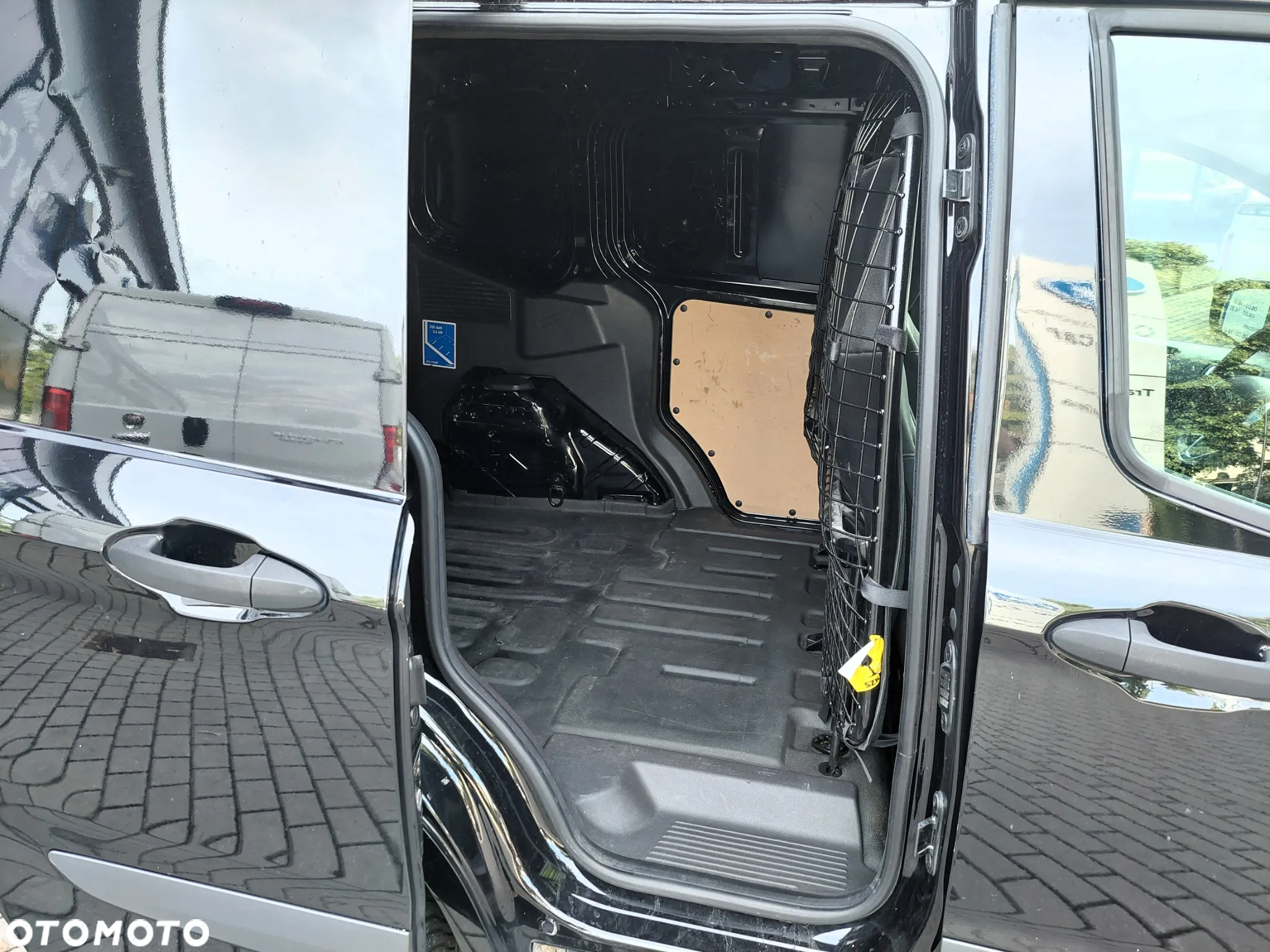 Ford COURIER - 14