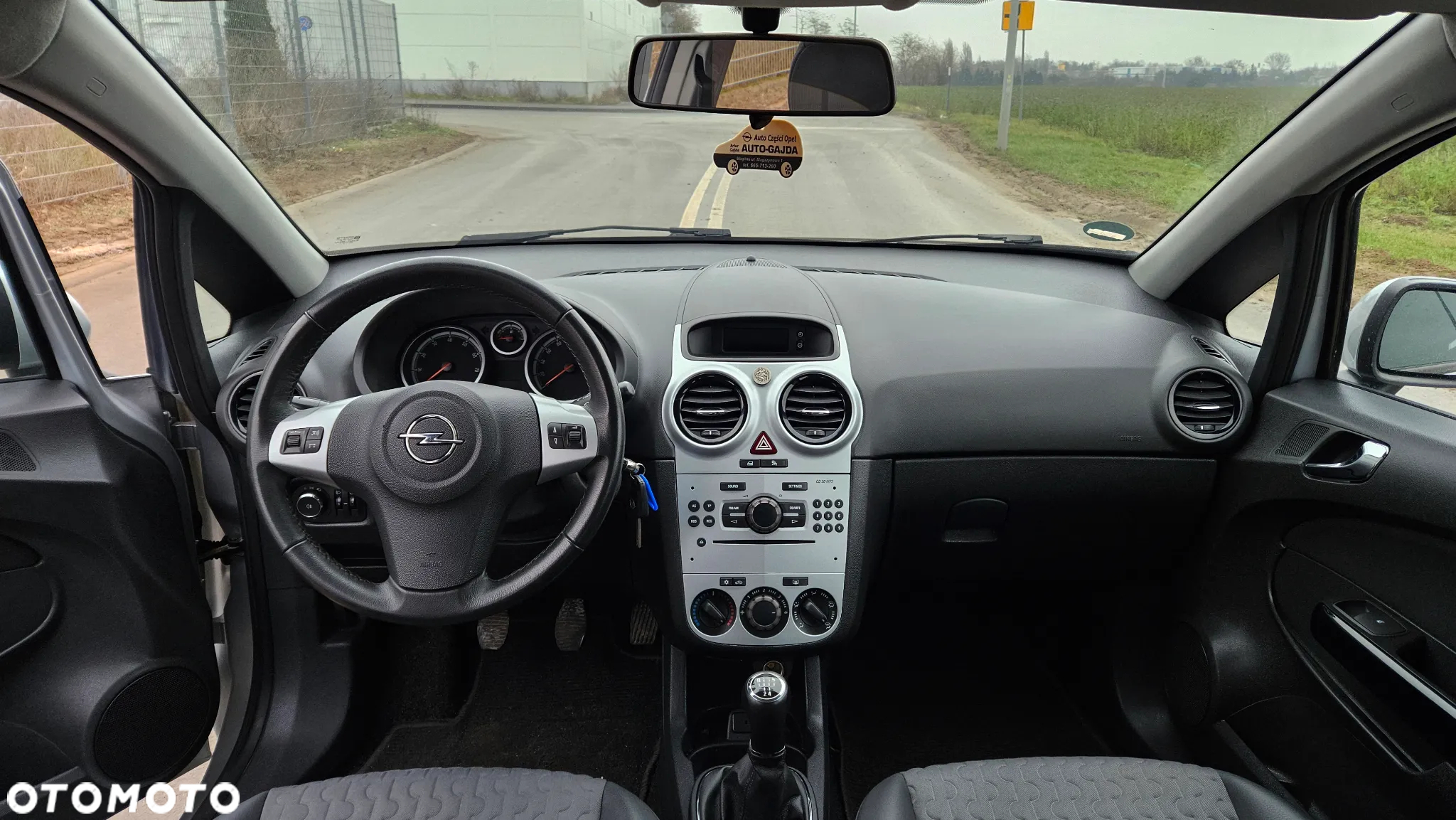 Opel Corsa 1.4 16V Color Edition - 8