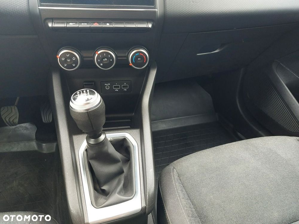 Renault Clio - 24