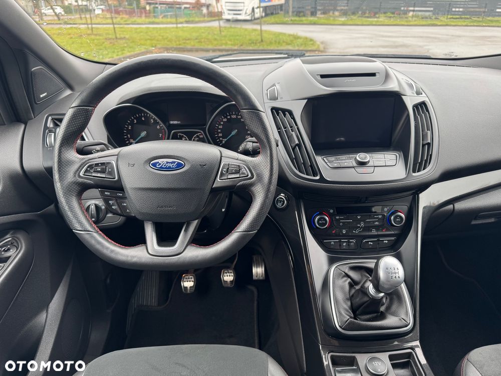 Ford Kuga 1.5 EcoBoost 2x4 ST-Line - 18