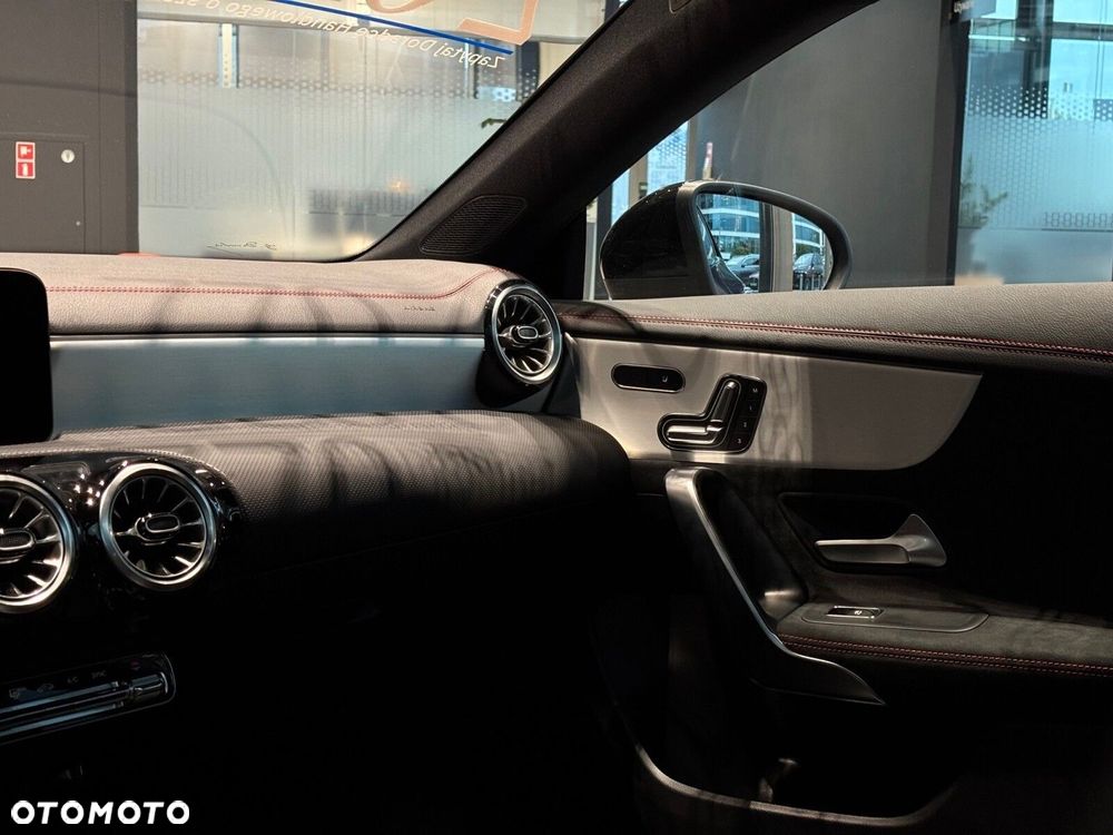 Mercedes-Benz CLA - 14