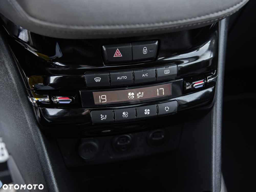 Peugeot 2008 - 23