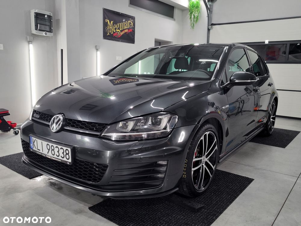 Volkswagen Golf - 3