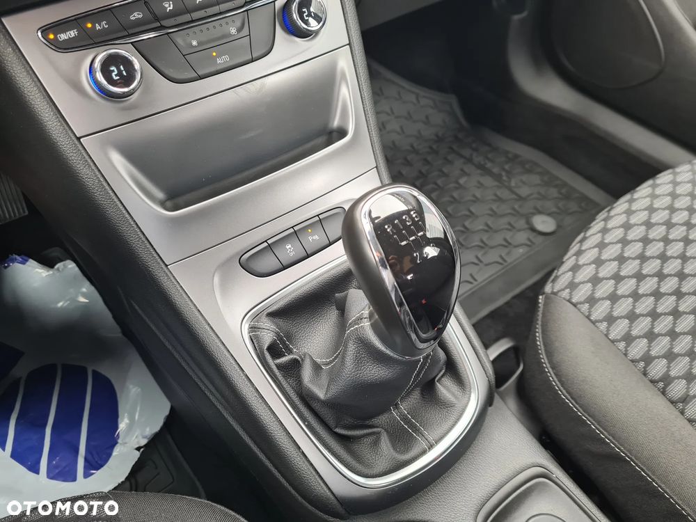 Opel Astra 1.4 T Dynamic S&S - 16