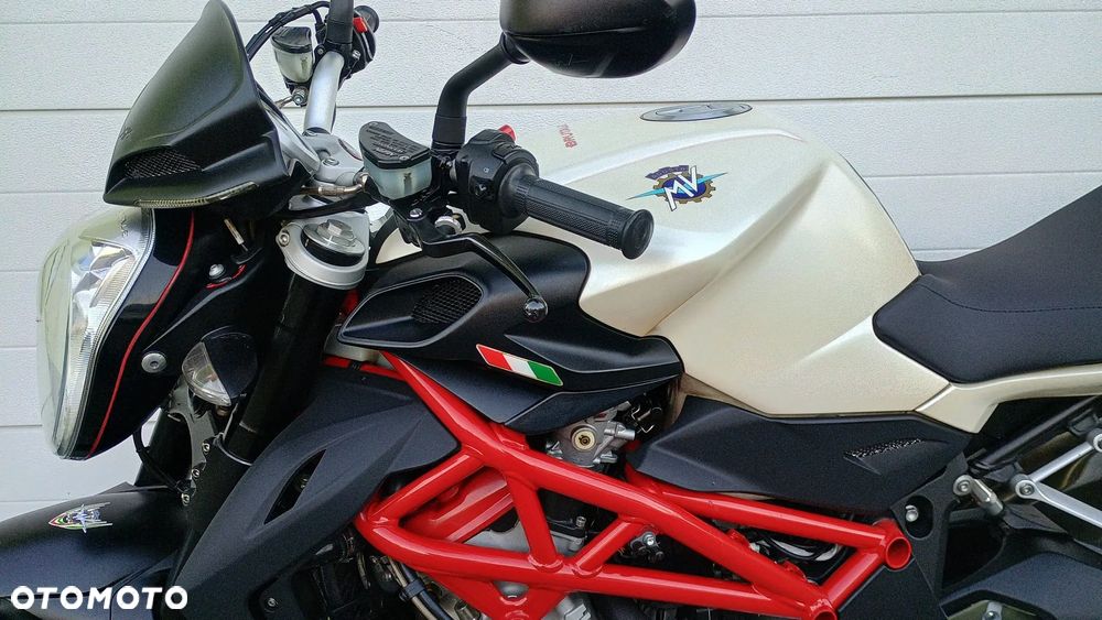 MV AGUSTA Brutale - 19