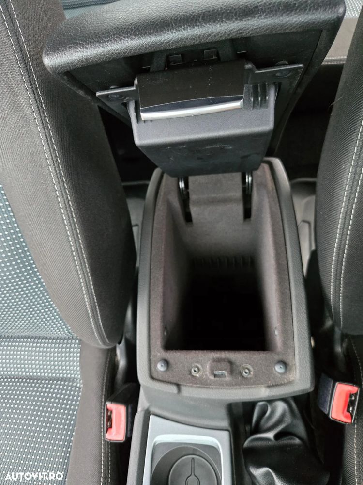 Ford Mondeo - 23