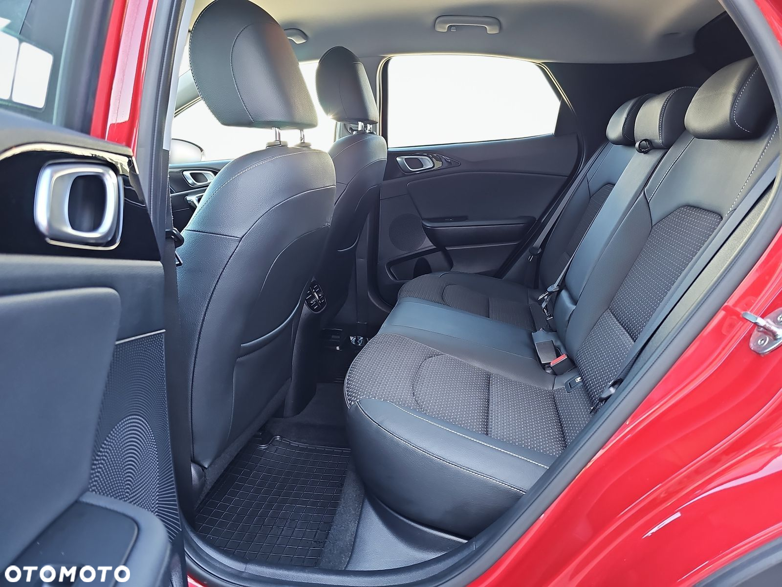 Kia XCeed 1.4 T-GDI L - 23