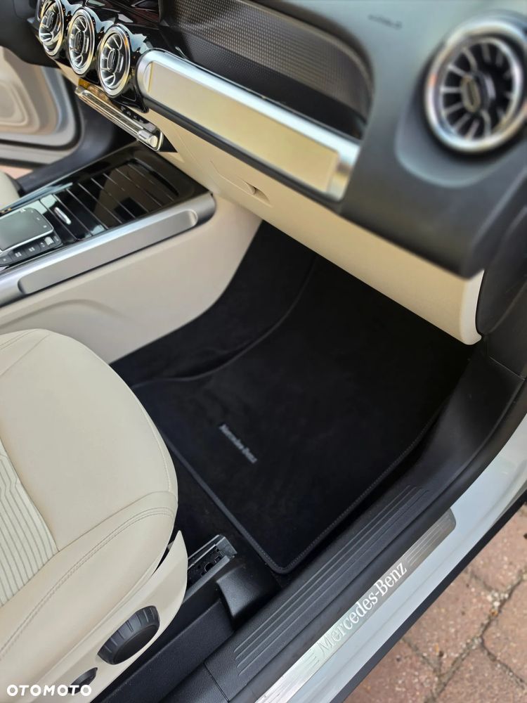 Mercedes-Benz GLB 200 Progressive 7G-DCT - 24