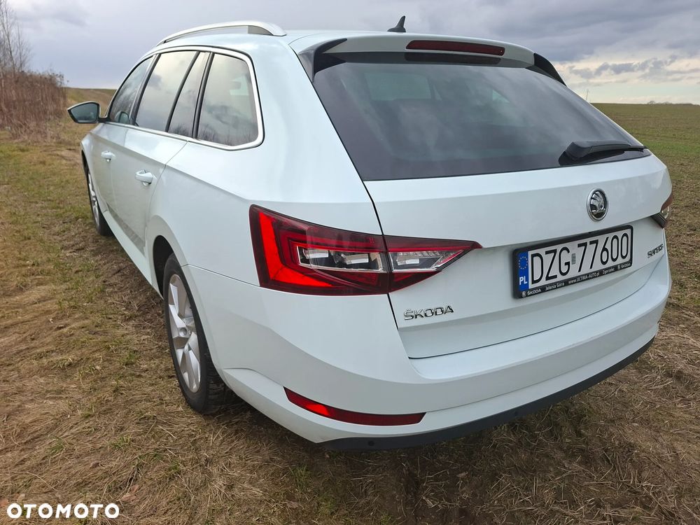 Skoda Superb 2.0 TDI DSG Premium Edition - 4