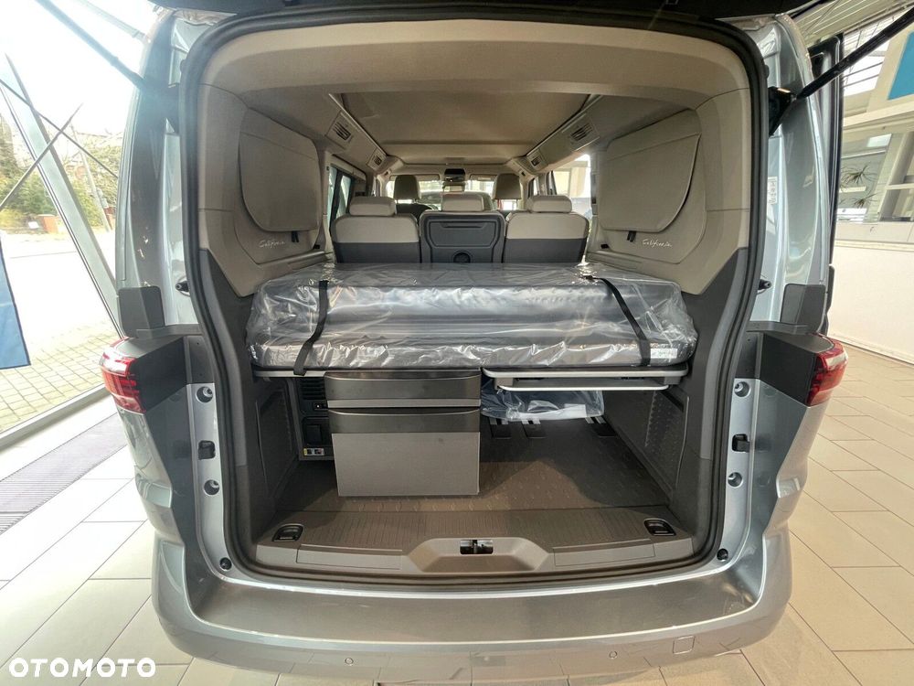 Volkswagen california Nowa California Beach silnik: 2,0 l TDI SCR 150 KM / skrzynia biegów: 7-biegowa DSG rozstaw osi: 3124 mm - 22