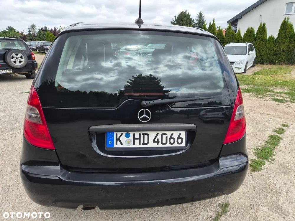 Mercedes-Benz Klasa A 160 BlueEFFICIENCY Elegance Special Edition - 10