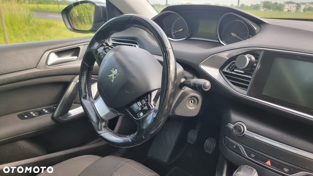 Peugeot 308 1.6 BlueHDi Style S&S - 21