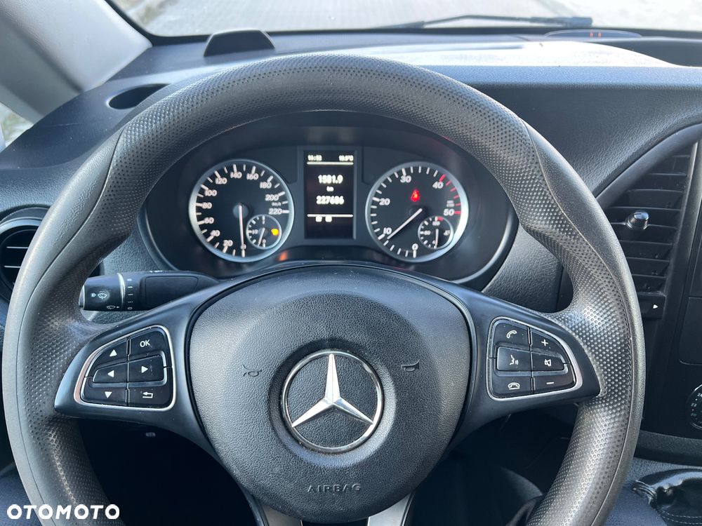 Mercedes-Benz VITO LONG 1.6 CDI 114KM 2019r - 28