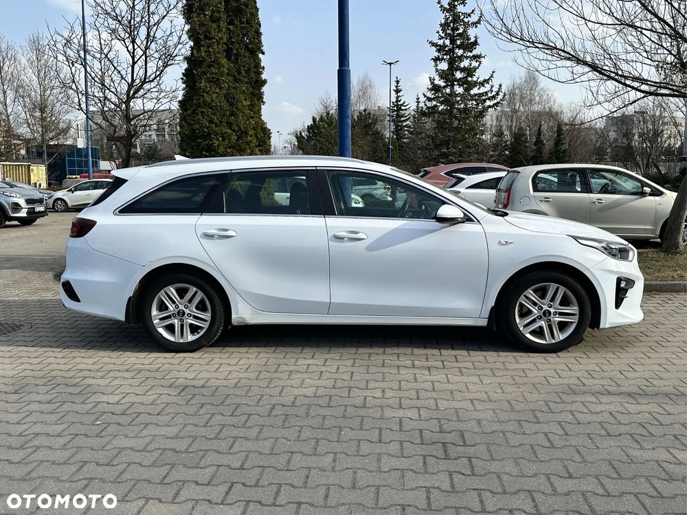 Kia Ceed - 8