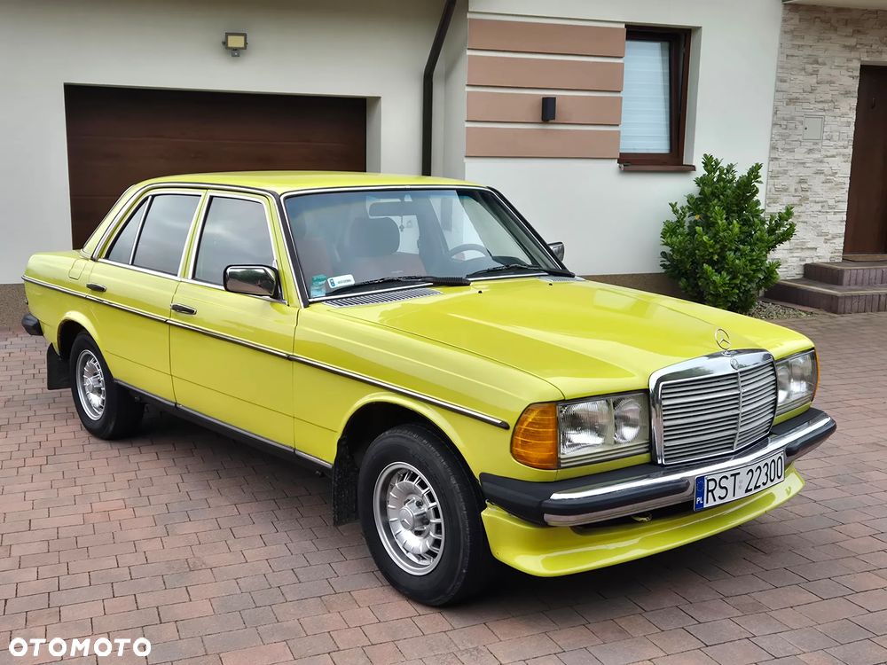 Mercedes-Benz W123 - 1