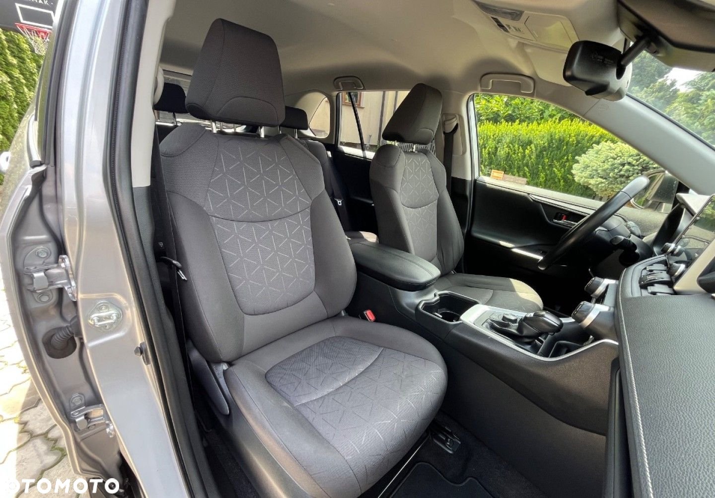 Toyota RAV4 - 24