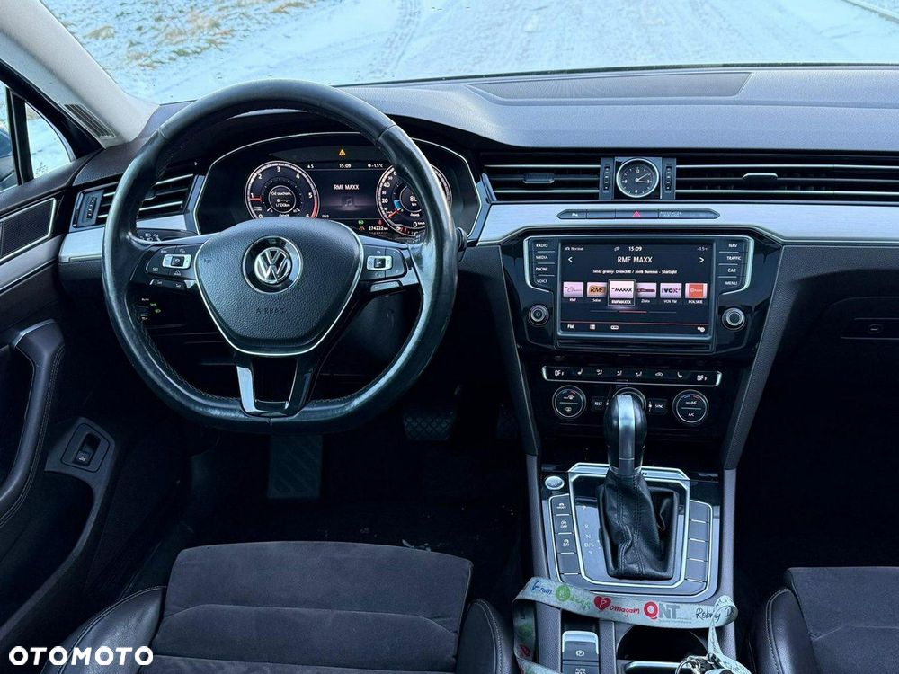 Volkswagen Passat - 19