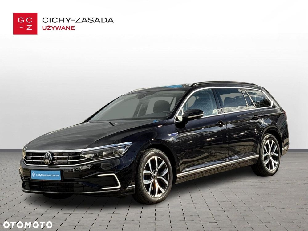 Volkswagen Passat - 1