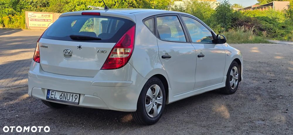 Hyundai i30 1.4 Classic + - 26