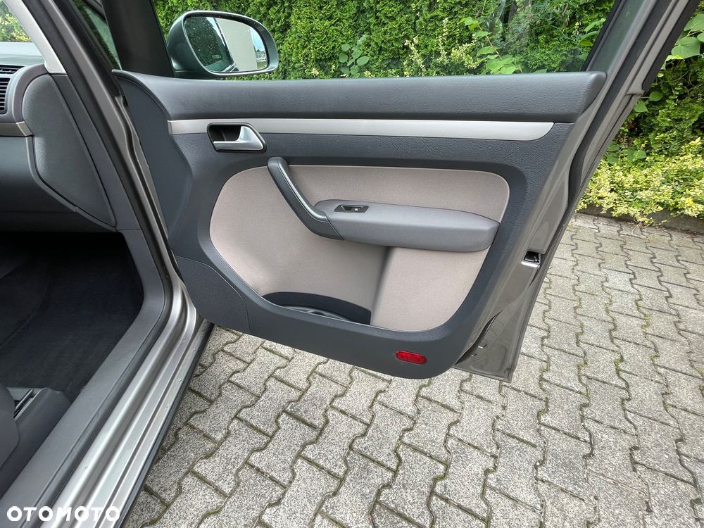 Volkswagen Touran 1.4 TSI Cross - 24