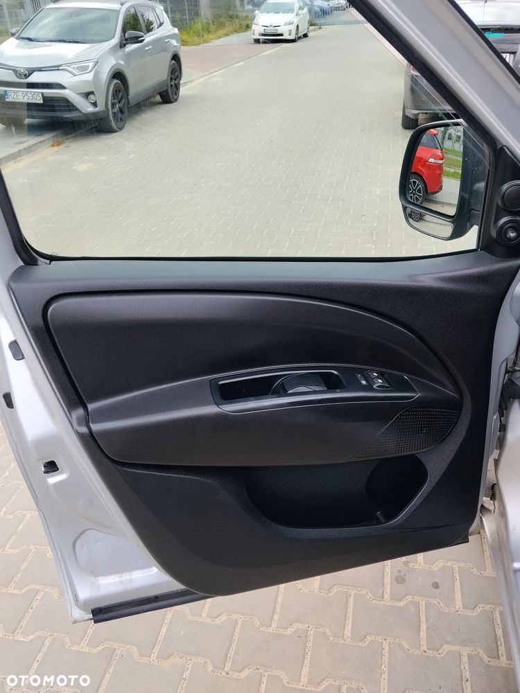 Opel Combo - 23