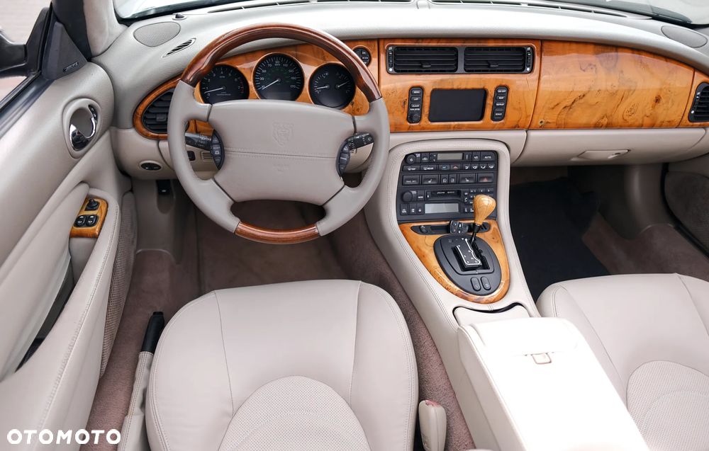 Jaguar XK8 - 4