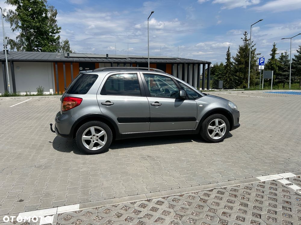 Suzuki SX4 1.6 VVT 4x4 Comfort - 2