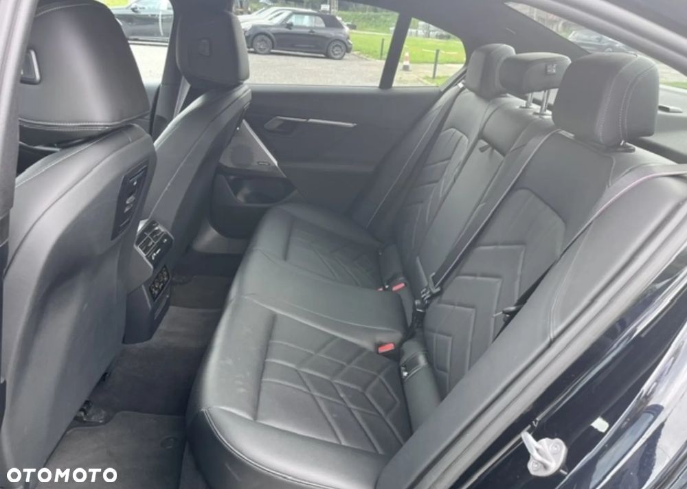BMW Seria 5 520i M Sport Edition - 16