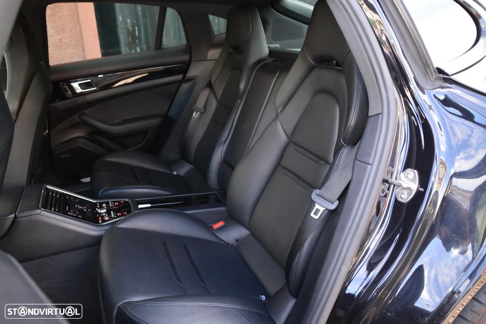 Porsche Panamera 4 S - 44