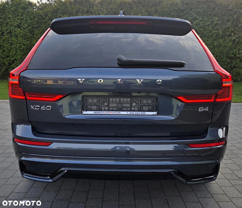 Volvo XC 60 B4 D Ultimate Dark - 12