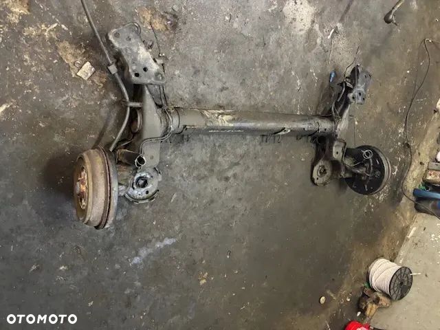BELKA ZAWIESZENIA OŚ TYŁ PEUGEOT 207 - 1