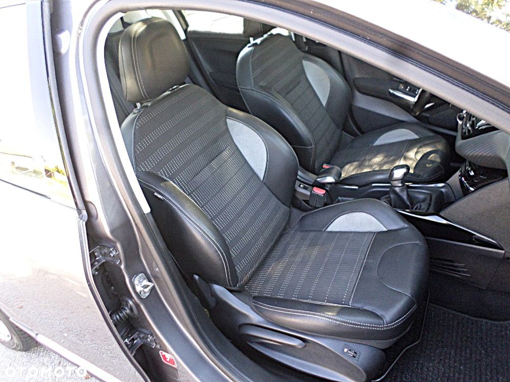 Peugeot 2008 BlueHDi 100 STOP & START Style - 24
