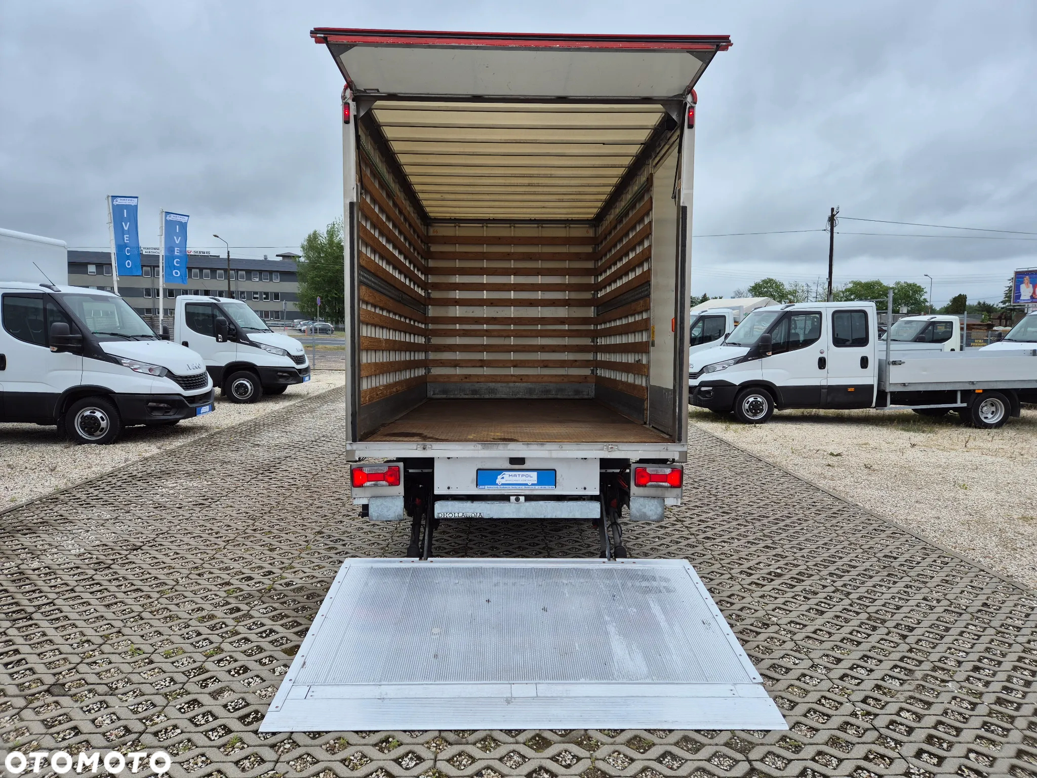 Iveco Daily 40C18 Hi-Matic 3.0 HPi, kontener 8PAL, winda 750KG - 7
