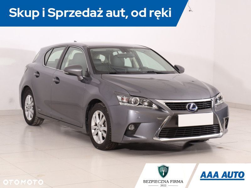 Lexus CT - 3